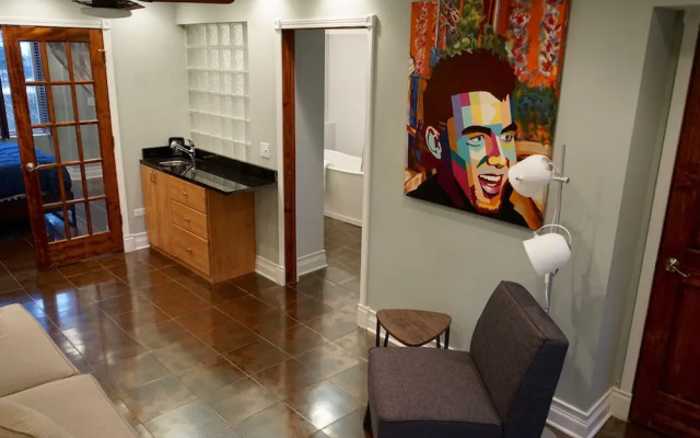 3-Level Bucktown Home - Amazing Outdoors & Parking