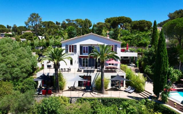 The Address Cassis