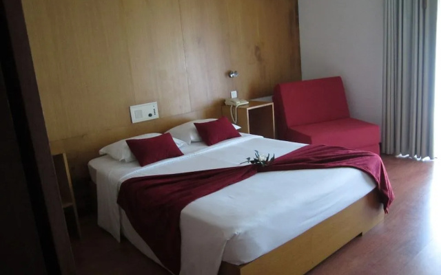 Eco Salvador Hotel