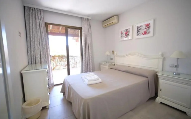 Apartamentos El Toro