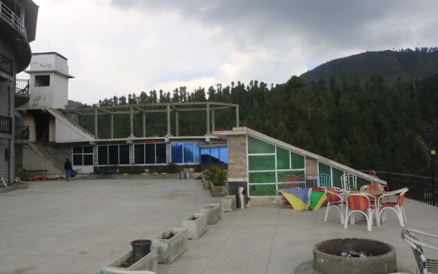 Frontier Tower Hotel