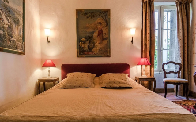 Ritzy Mansion in Sourzac With Tennis Court, Pool & Gym