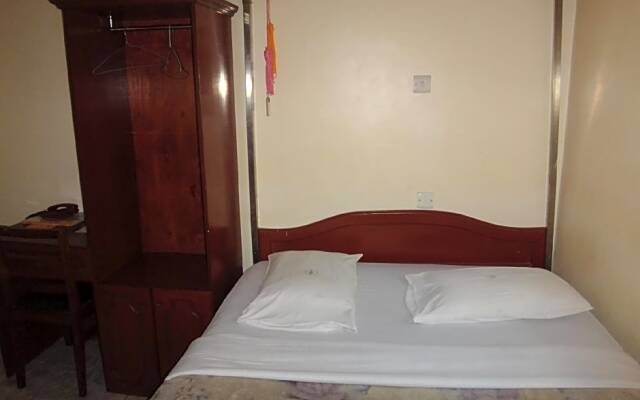Mid Way Hotel