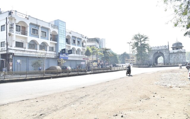 Hotel Royal Front Residency