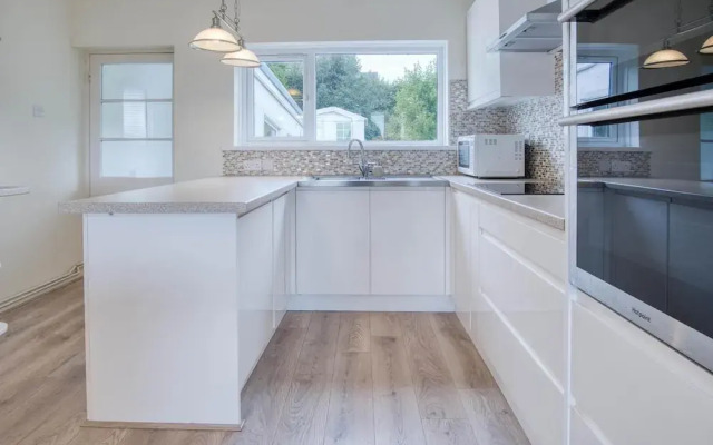Longview - 4 Bedroom Holiday Home - Pembroke Dock