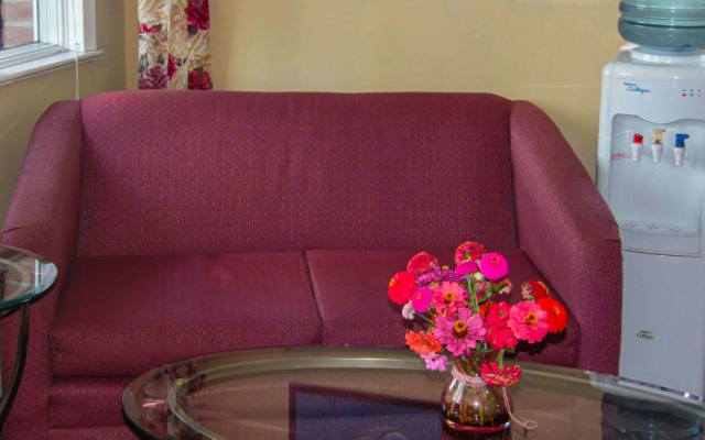 Deluxe Inn Georgetown