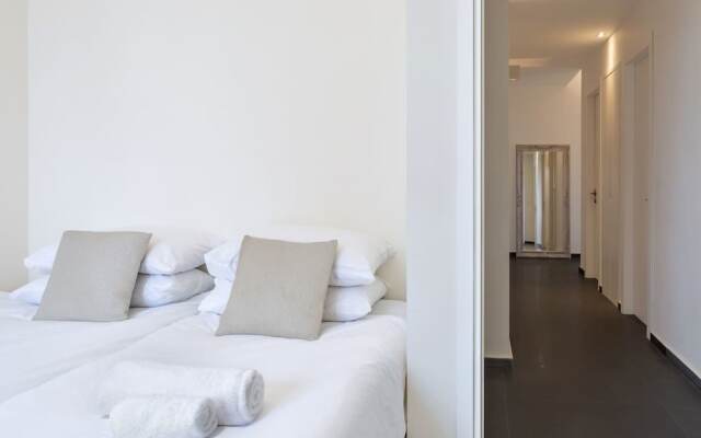 Elegant 3BR in White City by HolyGuest