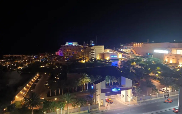 Cleopatra Resort F16