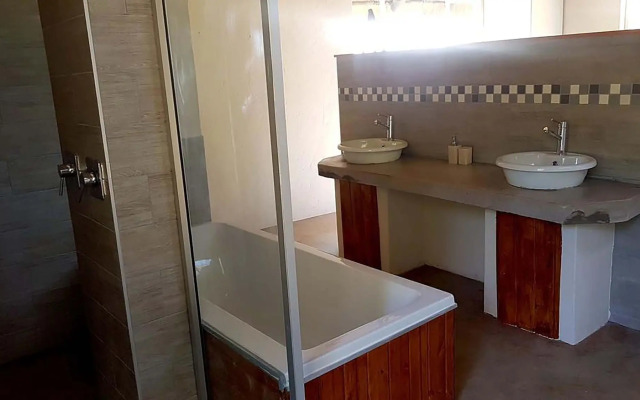 Rocky Hollow Guest Farm