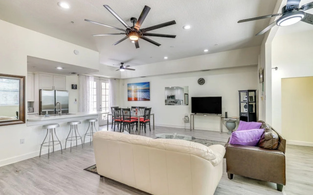 Clearwater Beach Hideaway: Walkable Location!