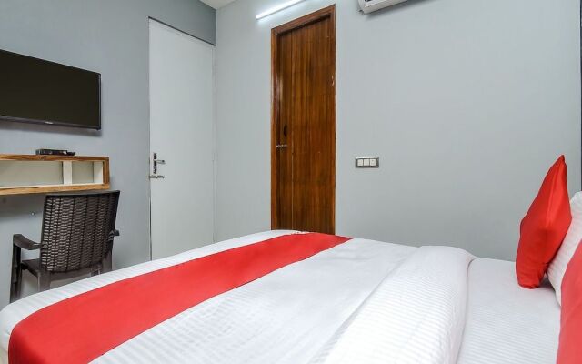 OYO 18254 Glorious Stayz