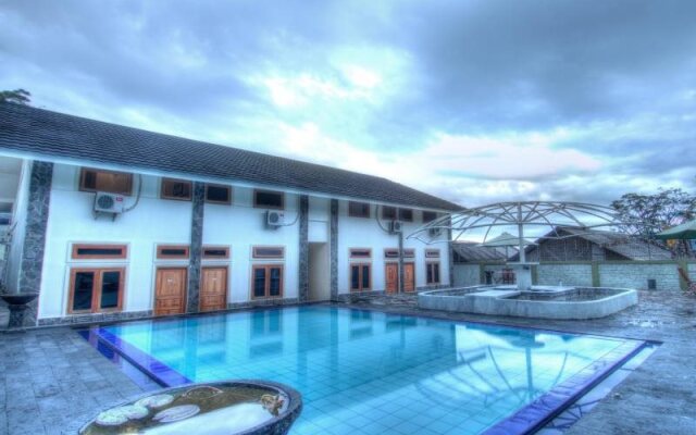 D'Bless Hotel