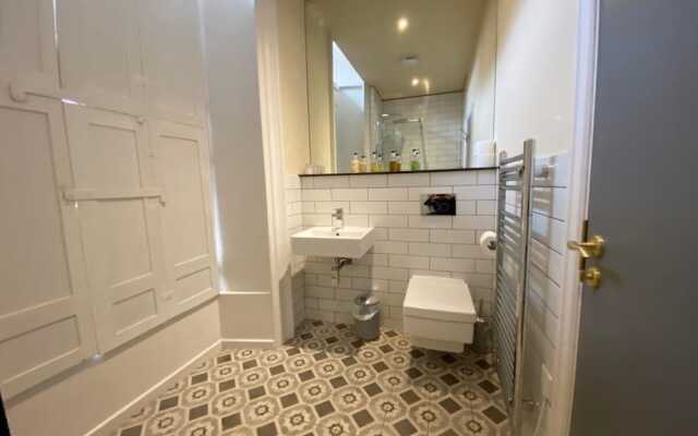 Claremont The Deakin