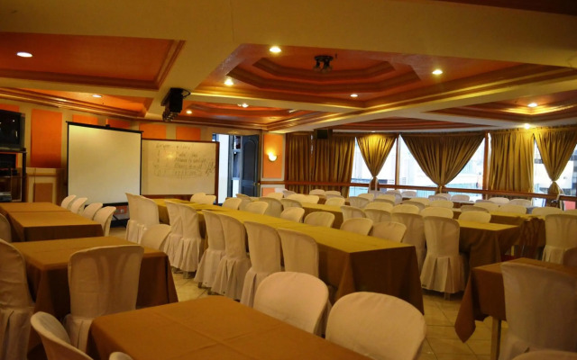 Elegant Circle Inn
