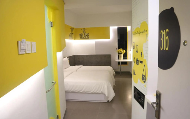 YELLO Hotel Manggarai Jakarta