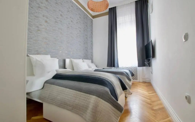 Premium Apartment by Hi5-Vaci str. 3 bedroom (218)