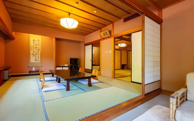Yamanaka Onsen Shirasagiyu Tawaraya
