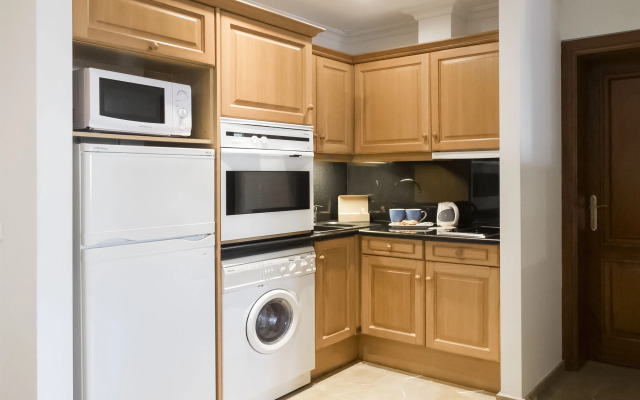 Apartments Galeon Suites