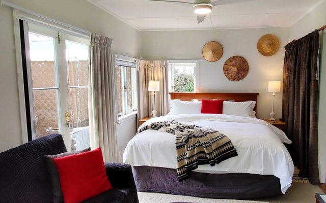Moon Gate Villa – Guest Rooms – Kerikeri