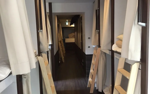 bnb+ Shinbashi - Hostel