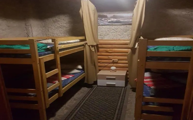 Hostel P33