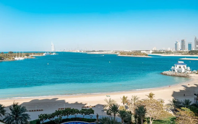 Al Dabas by Luton Vacation Homes