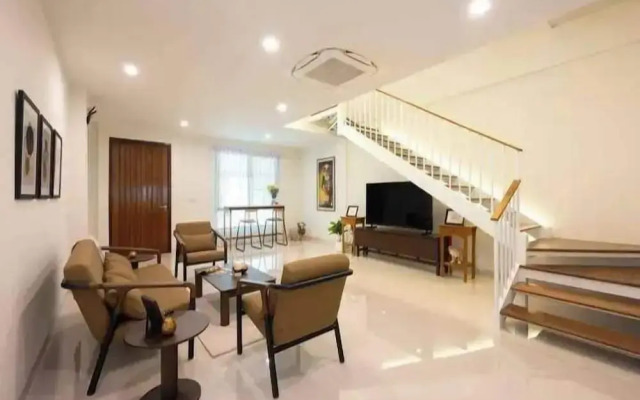 Modern House CNX