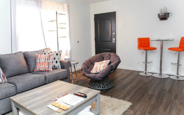 Music City Retreat Awesome Location, Sleeps 4!