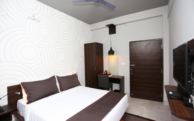Collection O 19529 Hotel Bhinna Sakala