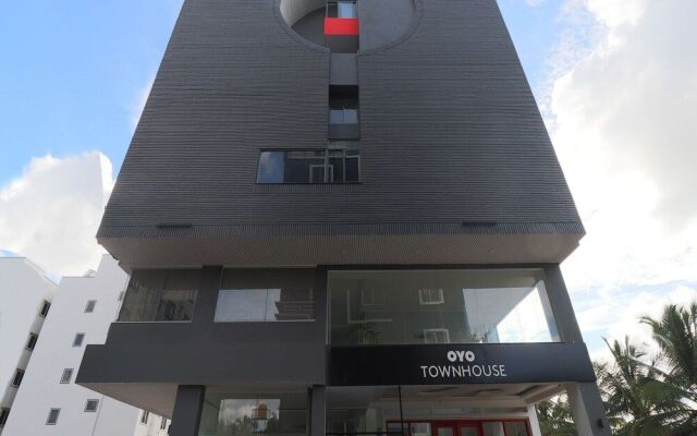 Sumithra Inn by OYO Rooms