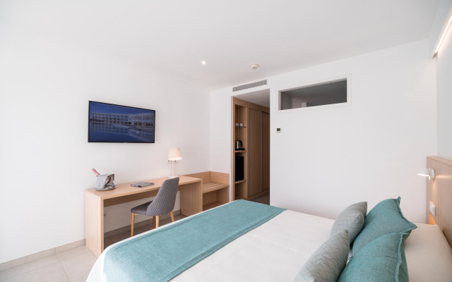 Petit Sagitario ( Only Adults )