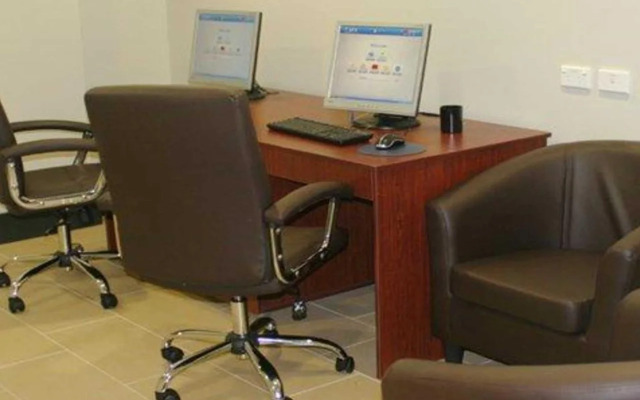 Quality Suites Pioneer Sands