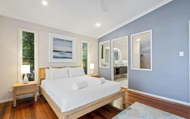 Banksia Beach House