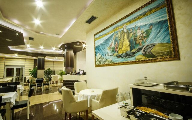 Hotel Oasis Tuzi