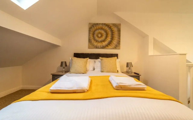 The Elk Suite Sasco Apartments