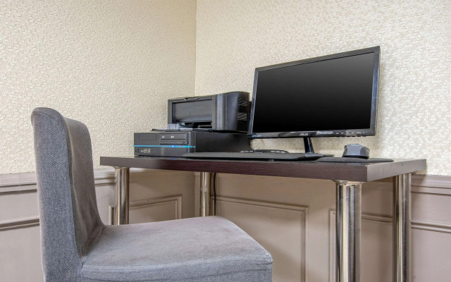 Quality Inn & Suites