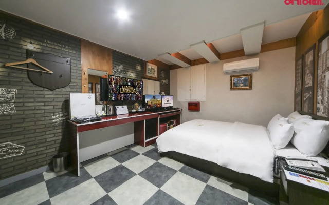 Sky Motel