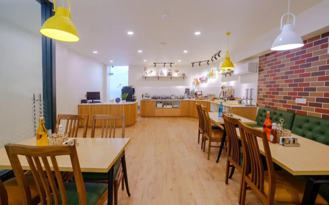 Bloom Hotel - Greater Kailash 2