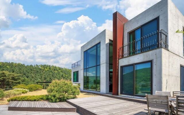 Harbor House Private