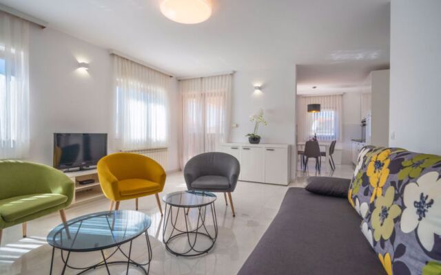 Apartment Damir Tampere 25135