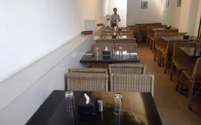 Hotel Lokesh