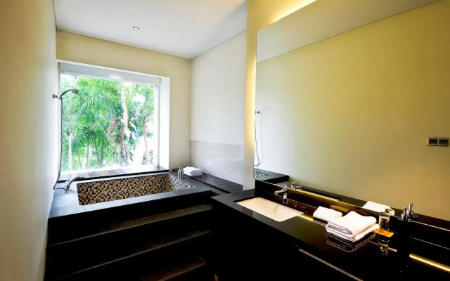 K Gallery Hotel