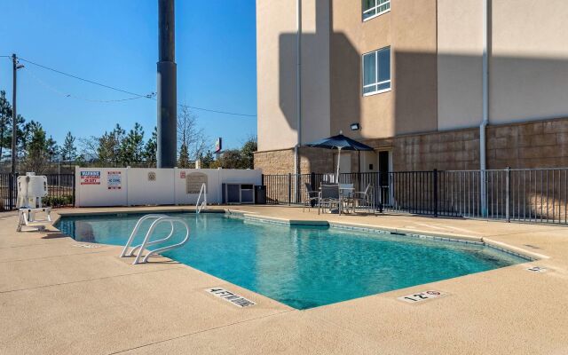 Comfort Inn & Suites