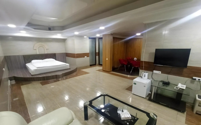 Deluxe Hotel Yerevan