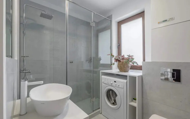 Modern & Bright Studios on Amzei Square