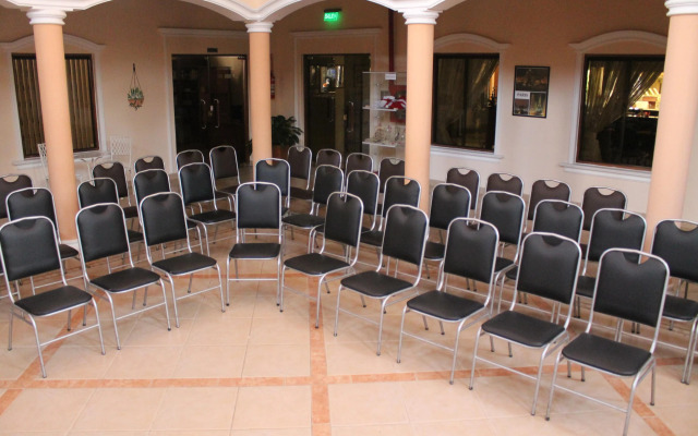 Le Moustier Suites
