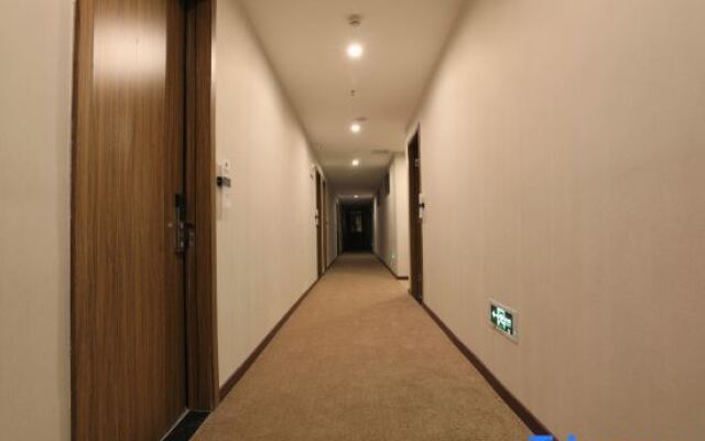 Yahao Hotel (Yongchuan East Railway Station)