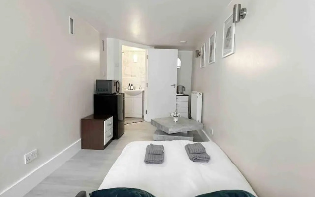 Remarkable 1-bed House in London