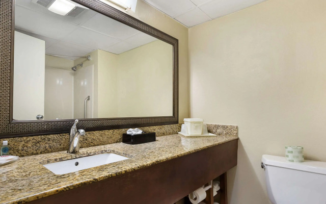 Clarion Pointe Research Triangle Park Durham