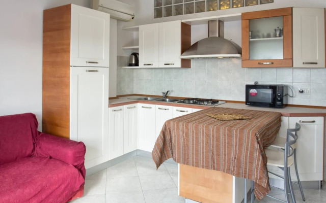 Emerald Apartment With Sea View